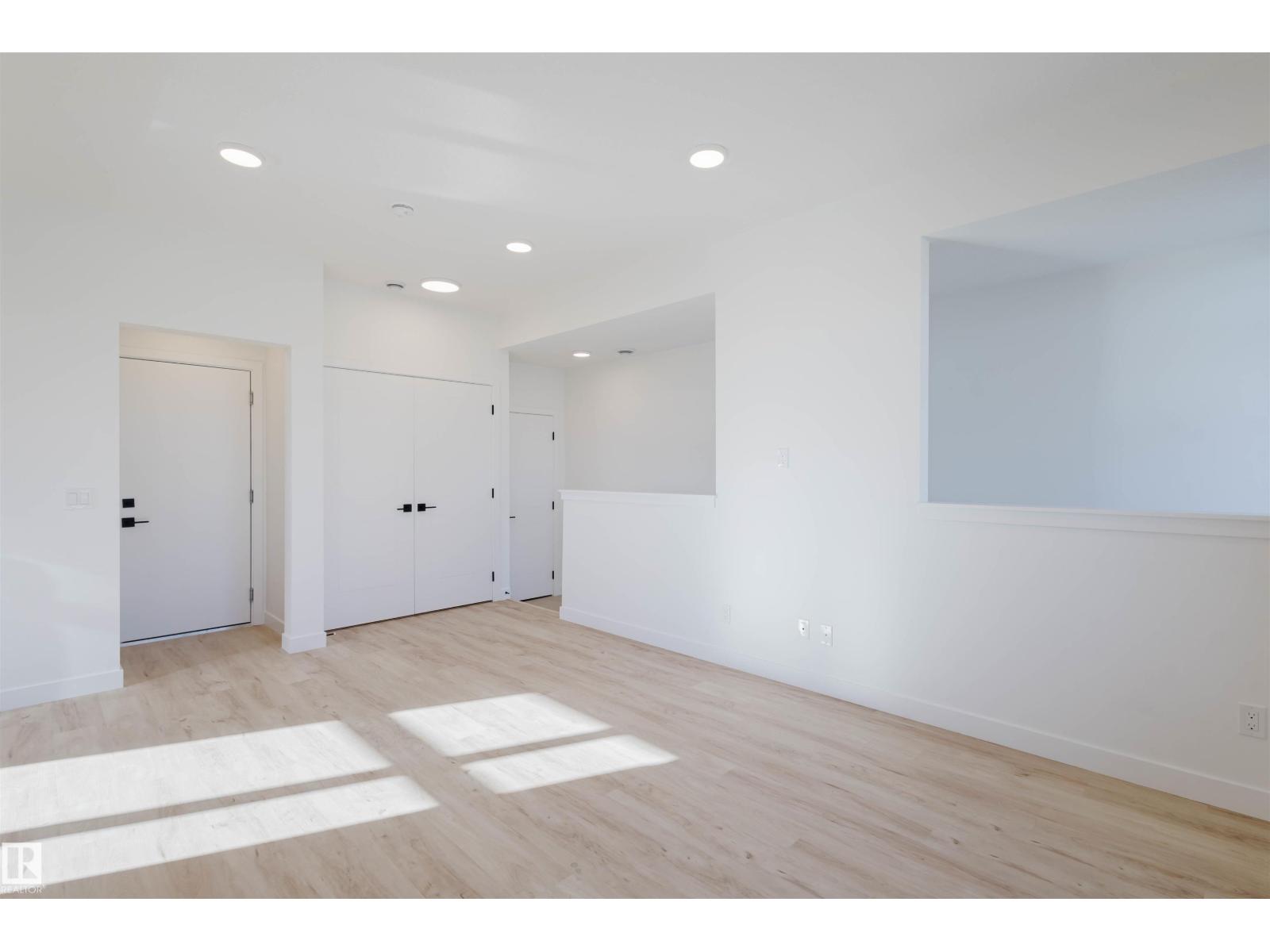 #23 16231 19 Av Sw, Edmonton, Alberta  T6W 5C6 - Photo 3 - E4465493