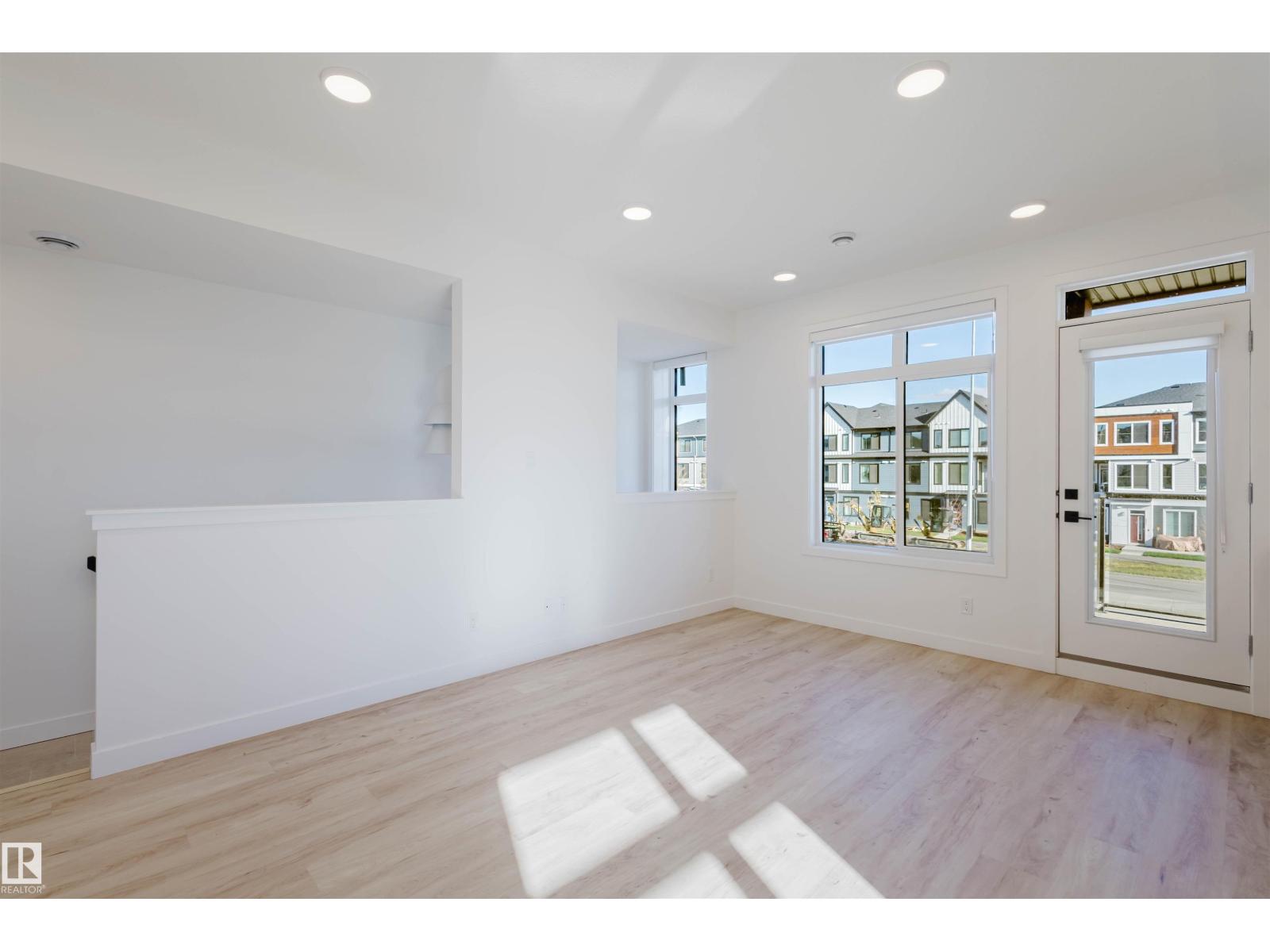 #23 16231 19 Av Sw, Edmonton, Alberta  T6W 5C6 - Photo 4 - E4465493