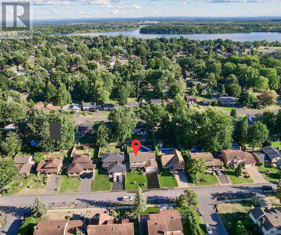 1612 Grant Avenue, Cornwall, Ontario  K6J 5J4 - Photo 3 - X12365119