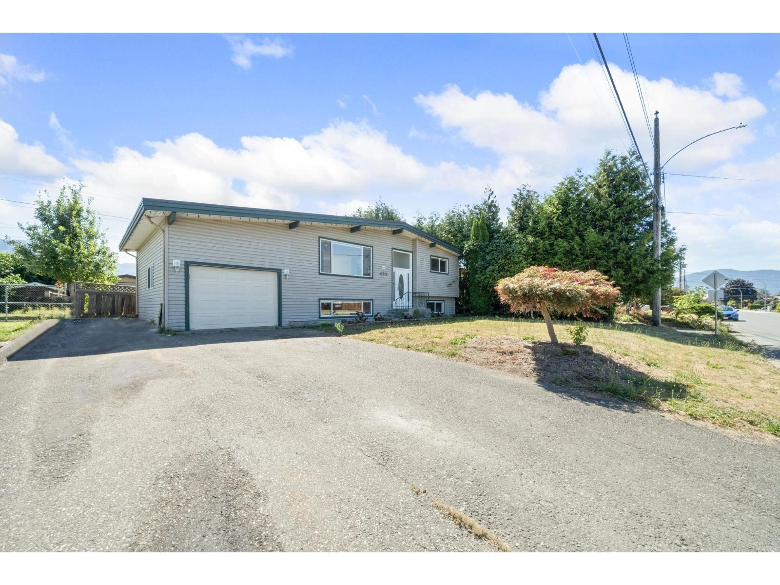 45266 Balmoral Avenue, Sardis South, Chilliwack, British Columbia  V2R 3G9 - Photo 2 - R3066402