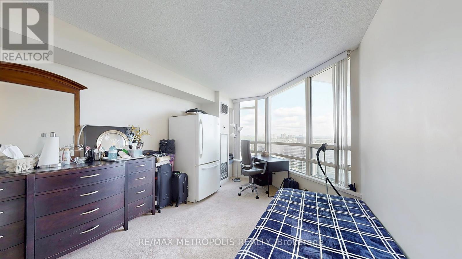 1703 - 75 King Street E, Mississauga, Ontario  L5A 4G5 - Photo 11 - W12453044