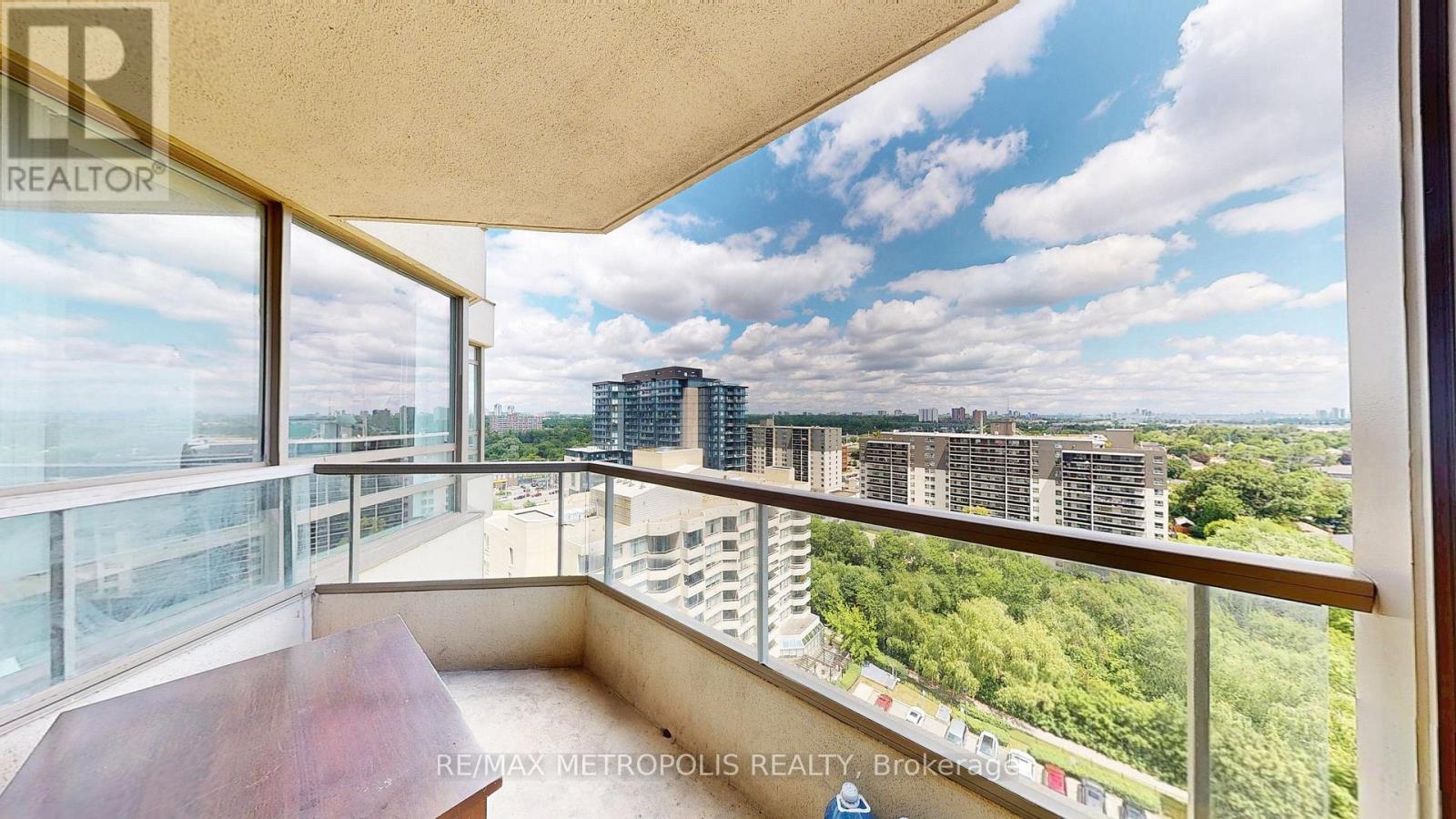 1703 - 75 KING STREET E, Mississauga, Ontario