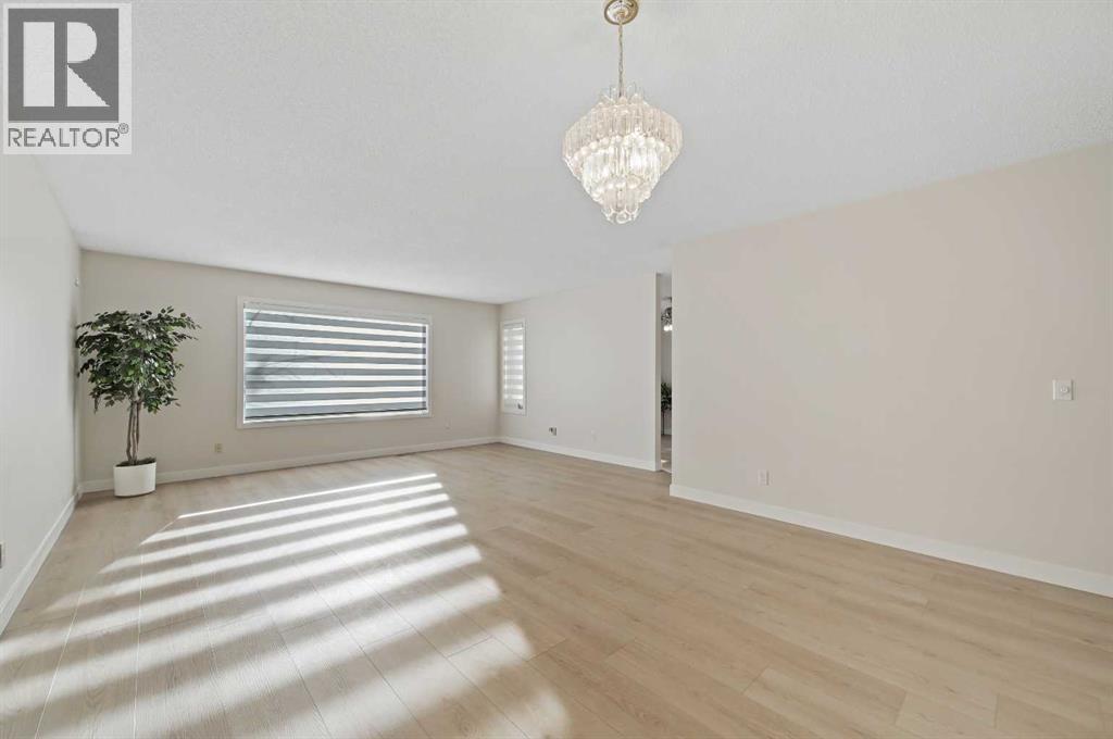 22 Sandarac Circle Nw, Calgary, Alberta  T3K 3G7 - Photo 13 - A2269992