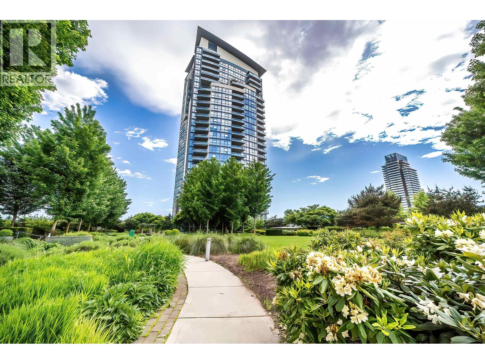 205 5611 Goring Street, Burnaby, British Columbia  V5B 0A3 - Photo 1 - R3066384