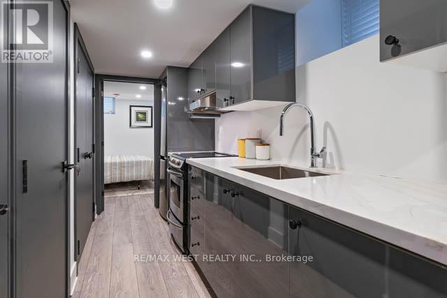 734 Shaw Street, Toronto, Ontario  M6G 3L7 - Photo 39 - C12538598