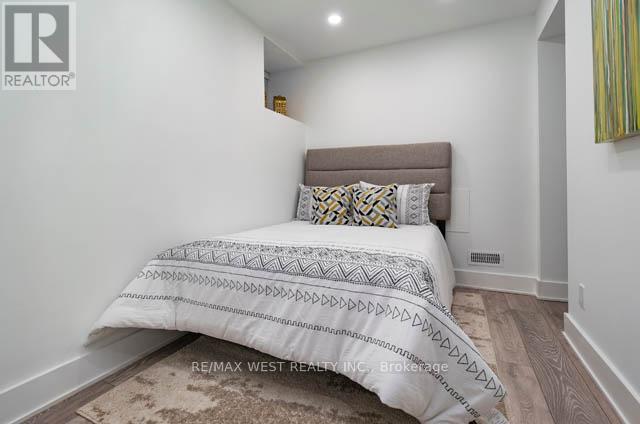 734 Shaw Street, Toronto, Ontario  M6G 3L7 - Photo 44 - C12538598