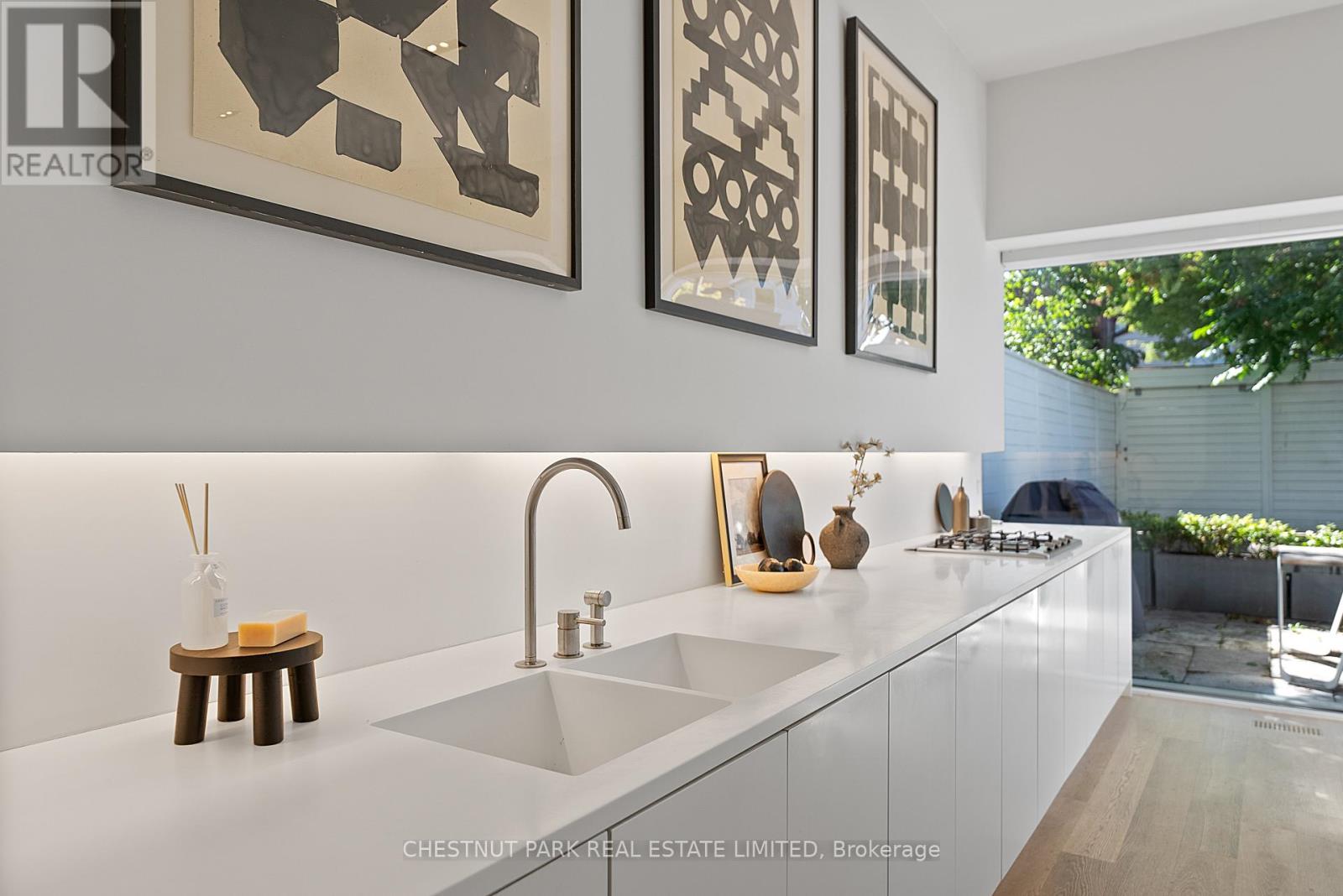 82 Robert Street, Toronto, Ontario  M5S 2K3 - Photo 11 - C12538600