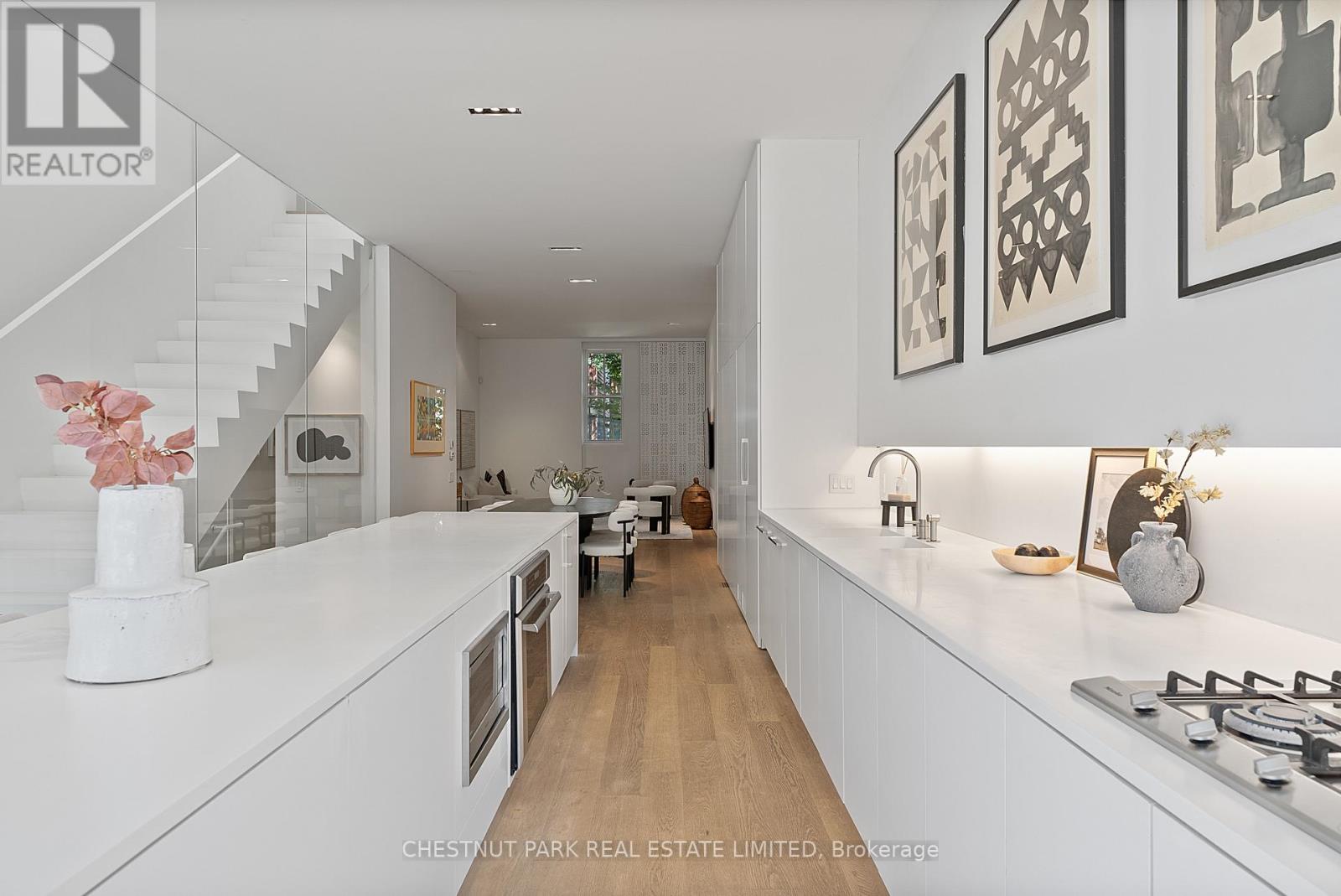 82 Robert Street, Toronto, Ontario  M5S 2K3 - Photo 12 - C12538600