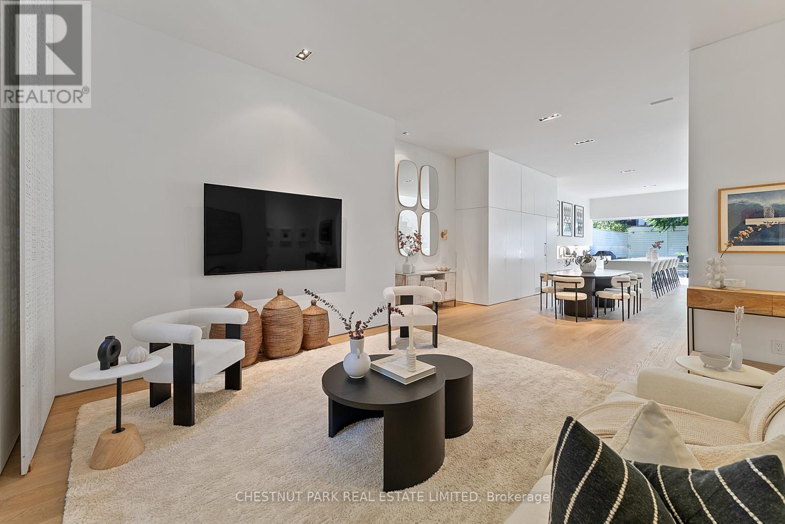 82 Robert Street, Toronto, Ontario  M5S 2K3 - Photo 4 - C12538600