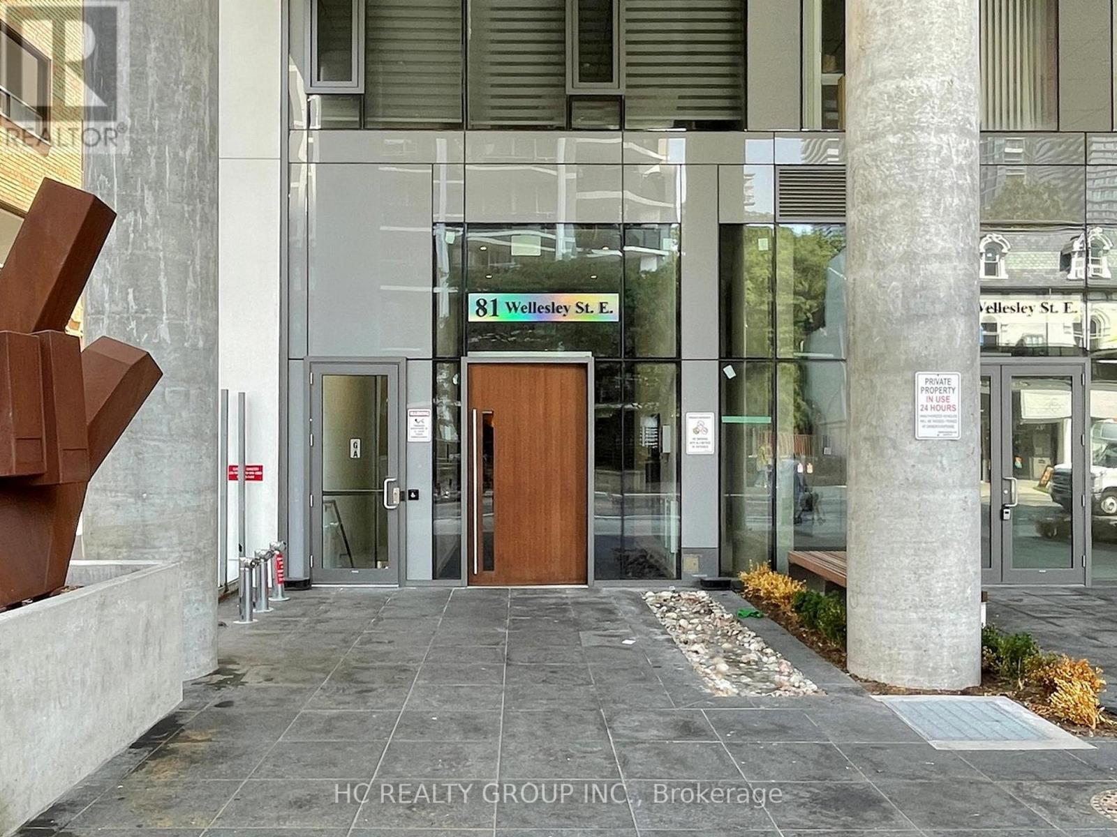 1605 - 81 Wellesley Street E, Toronto, Ontario  M4Y 1H8 - Photo 2 - C12538606