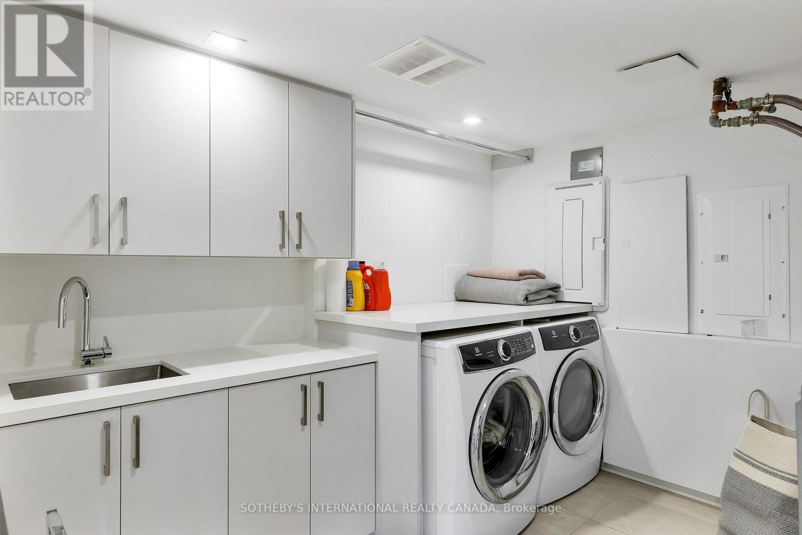 Ph 912 - 82 Lombard Street, Toronto, Ontario  M5C 2S8 - Photo 35 - C12538644