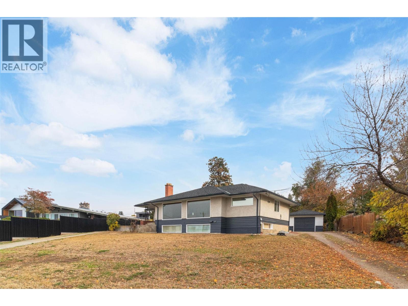 4829 Lakeshore Road, Kelowna, British Columbia  V1W 4H6 - Photo 4 - 10367449