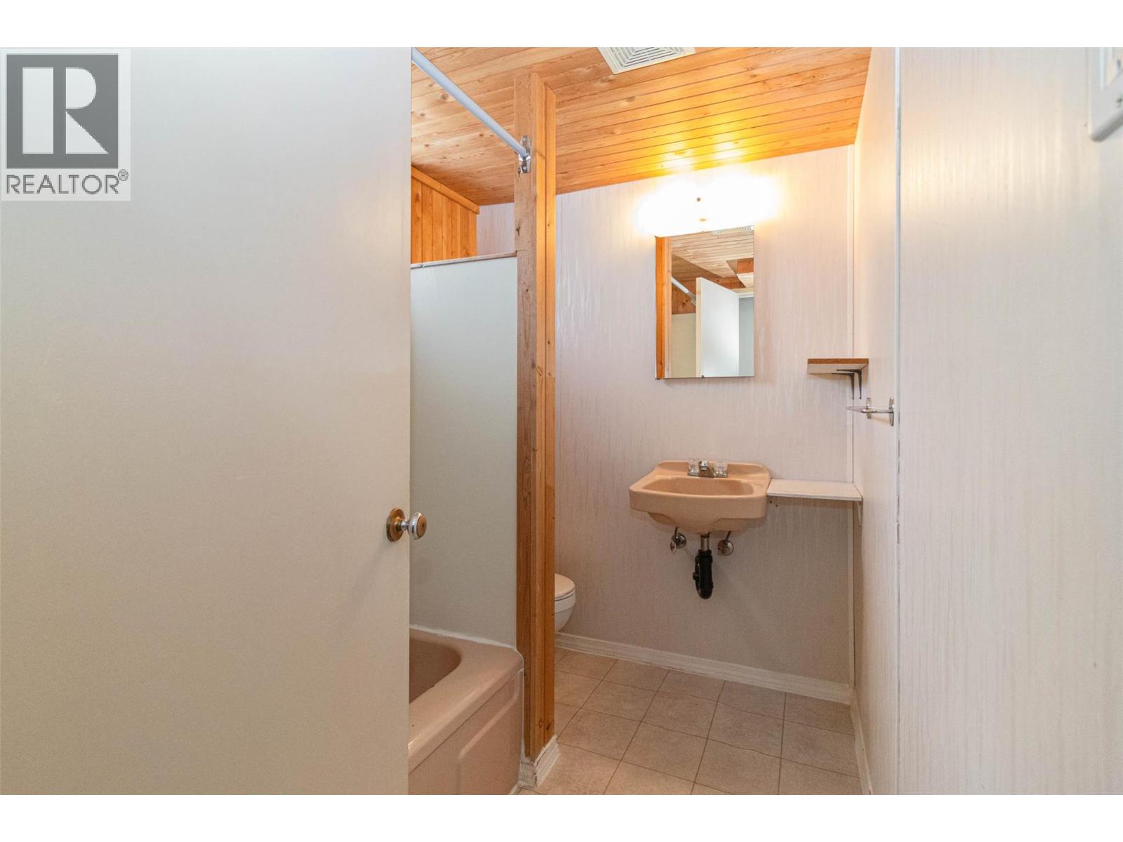 4829 Lakeshore Road, Kelowna, British Columbia  V1W 4H6 - Photo 42 - 10367449