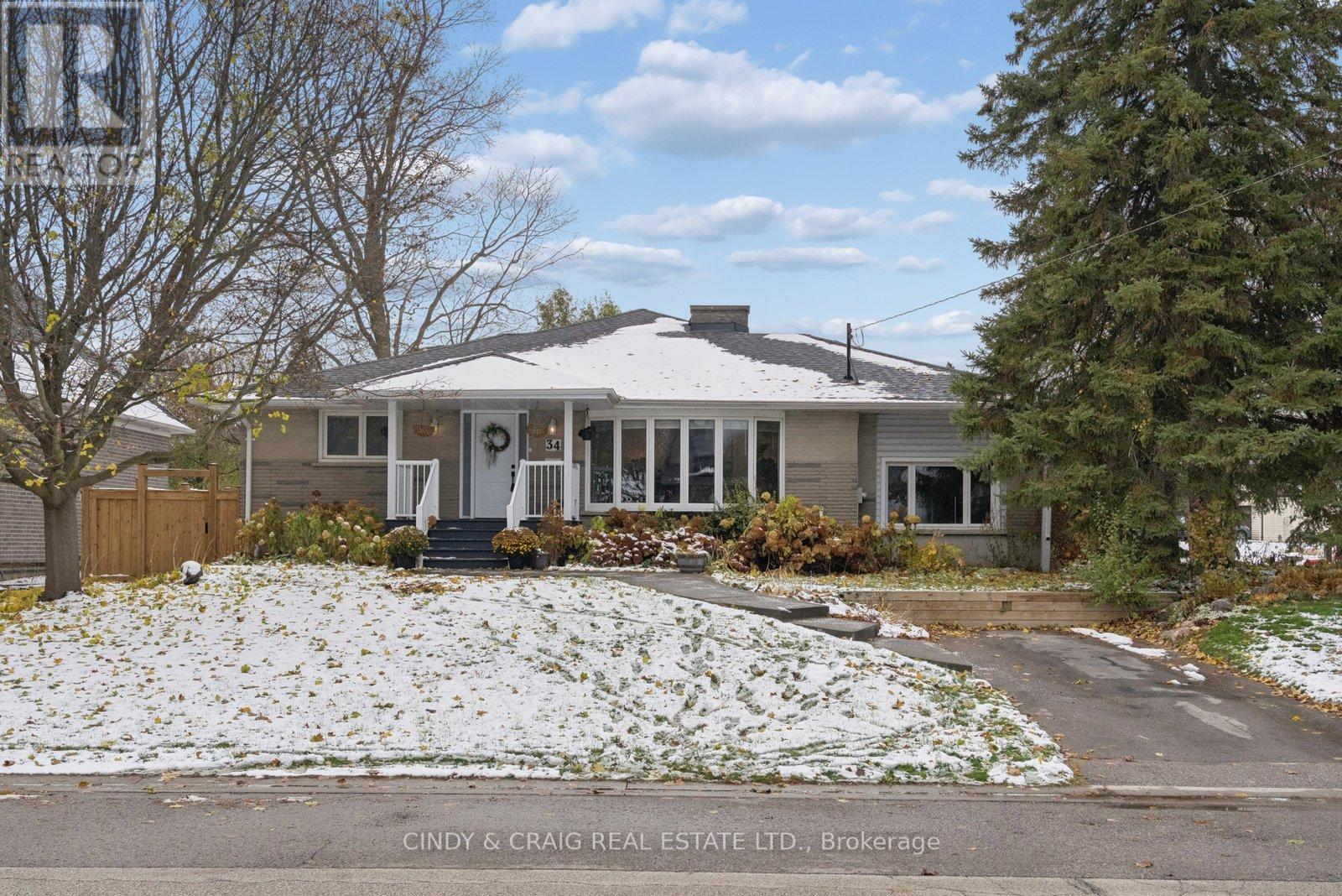 34 HEBER DOWN CRESCENT, Whitby, Ontario