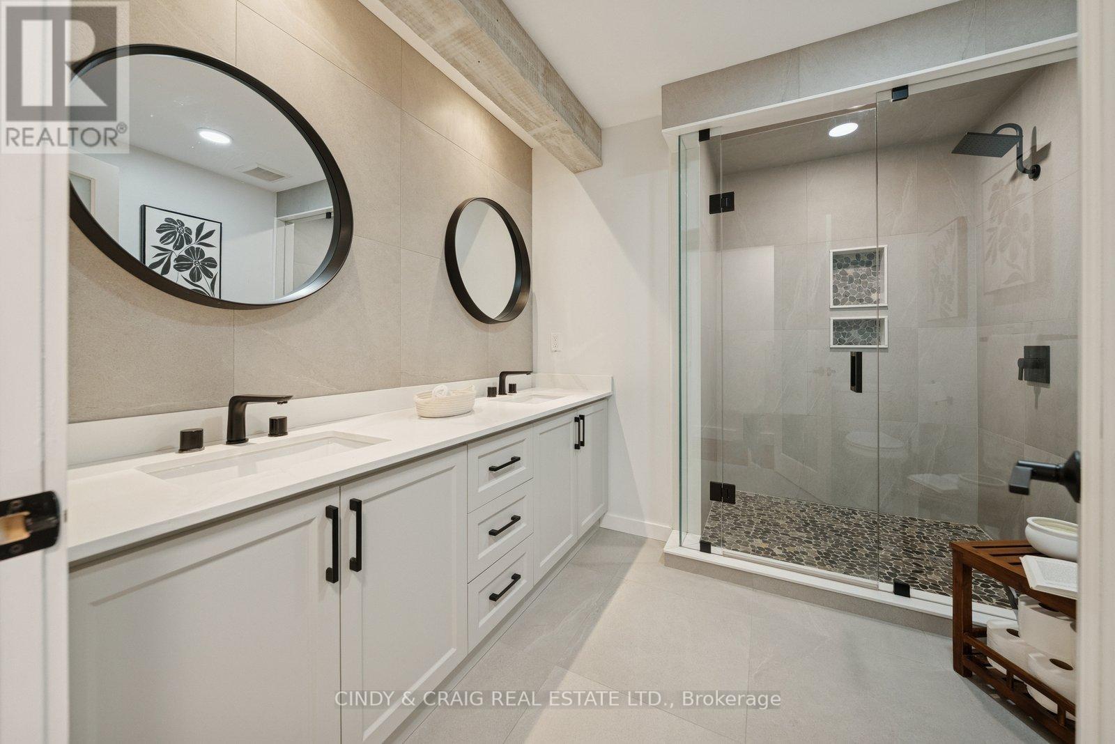 34 Heber Down Crescent, Whitby, Ontario  L1M 1A8 - Photo 14 - E12538578