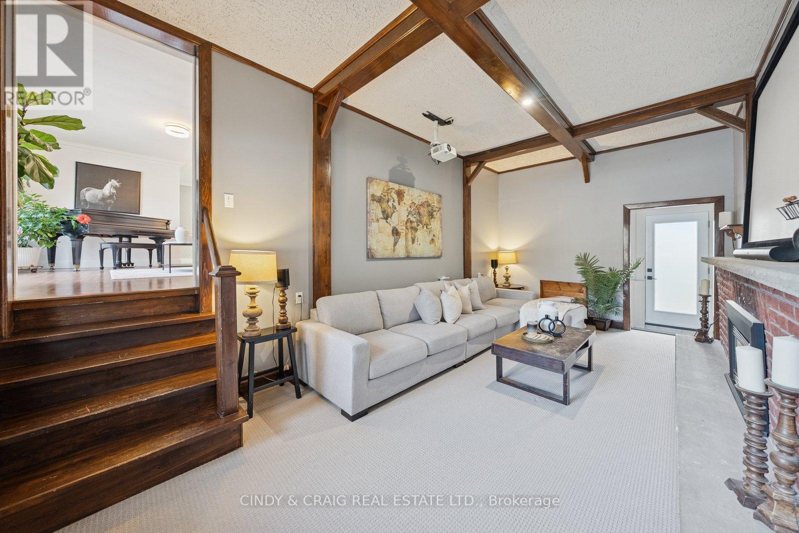 34 Heber Down Crescent, Whitby, Ontario  L1M 1A8 - Photo 7 - E12538578