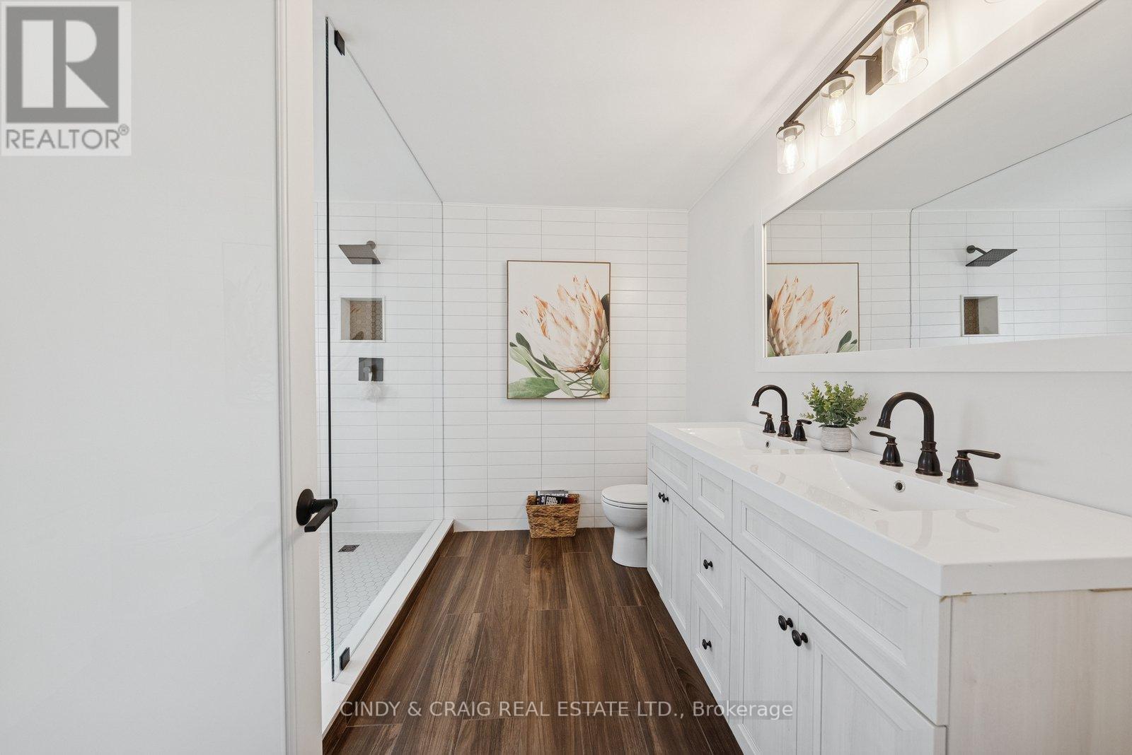 34 Heber Down Crescent, Whitby, Ontario  L1M 1A8 - Photo 9 - E12538578