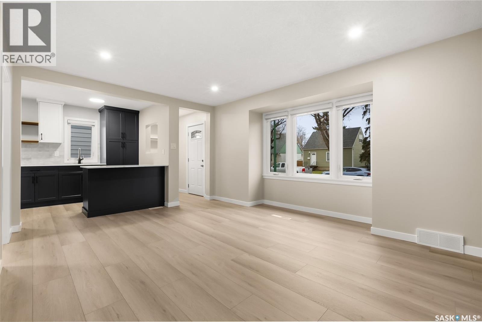 3 Sussex Crescent, Regina, Saskatchewan  S4T 6A3 - Photo 6 - SK023916