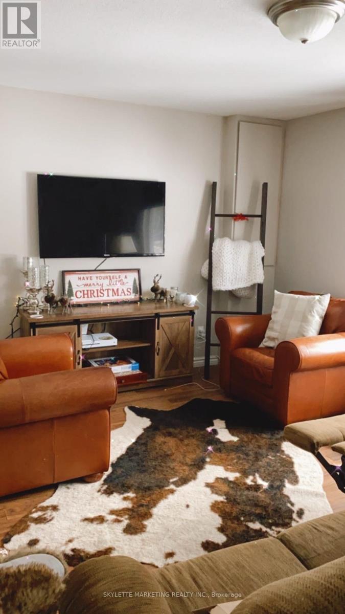 304 Elmview Gardens, Georgina, Ontario  L4P 1G1 - Photo 3 - N12538614