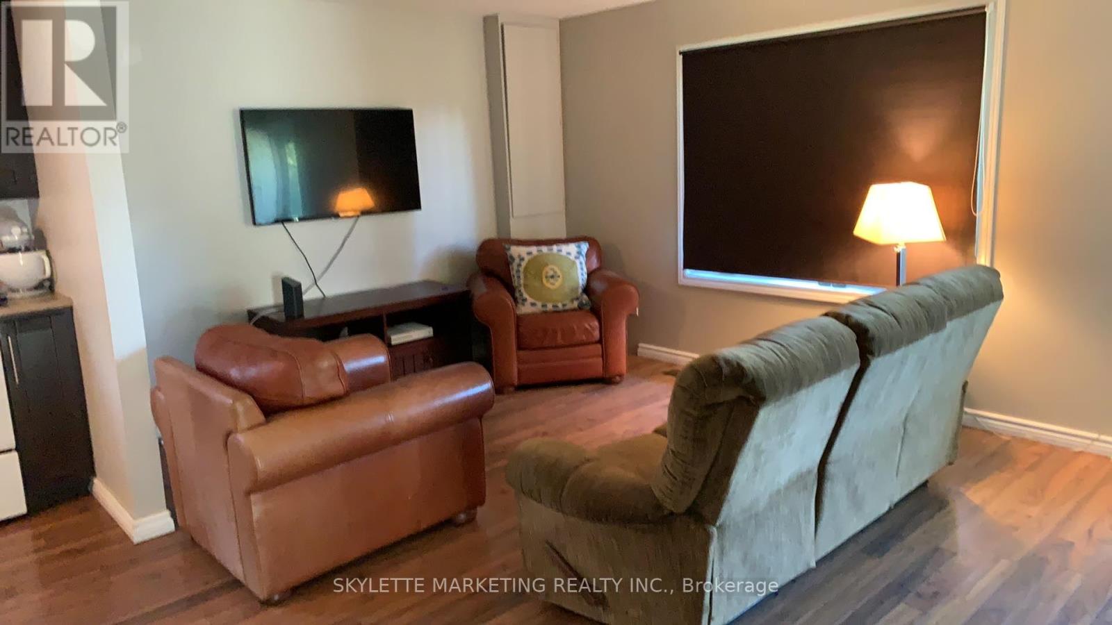 304 Elmview Gardens, Georgina, Ontario  L4P 1G1 - Photo 4 - N12538614