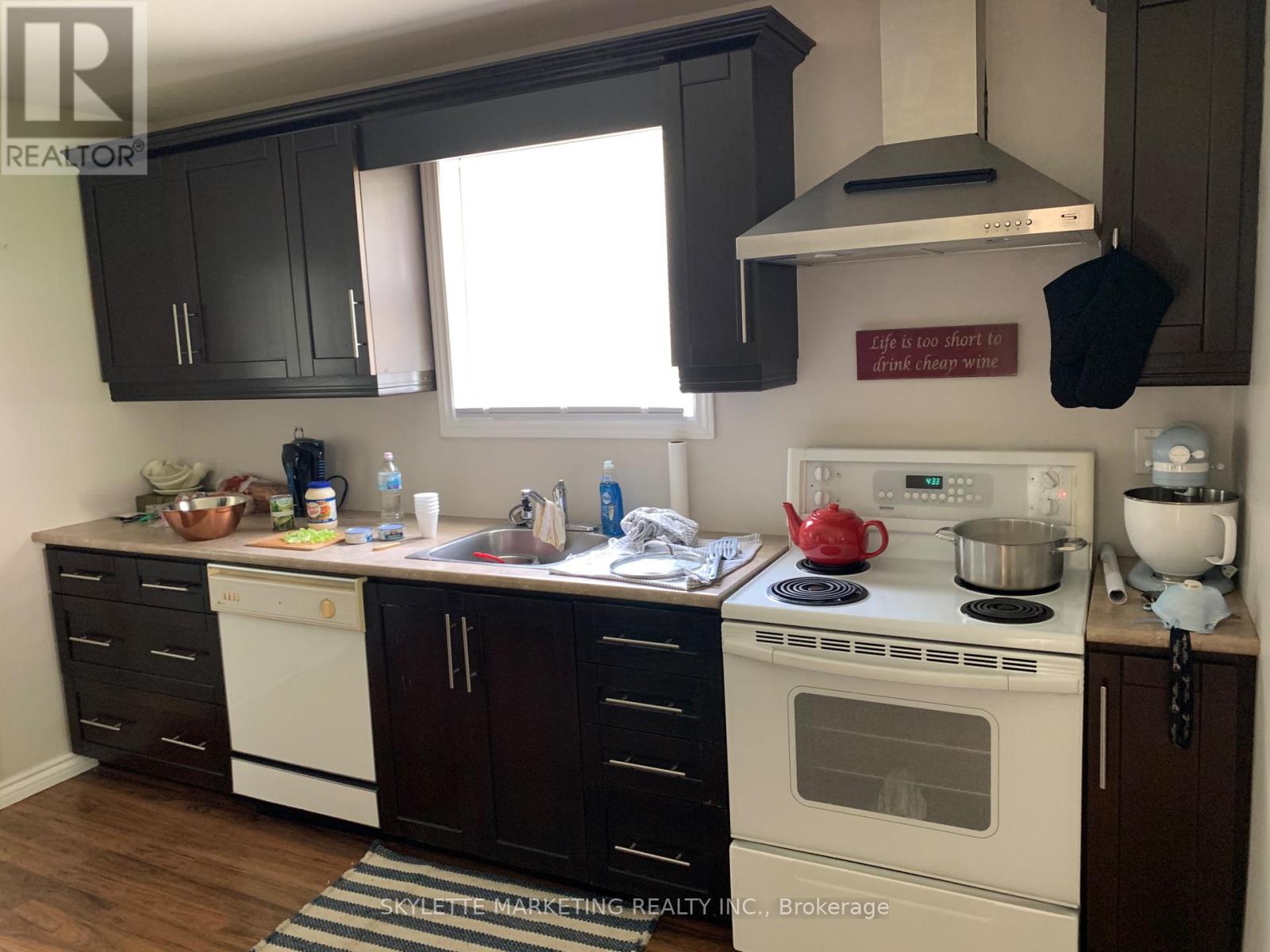 304 Elmview Gardens, Georgina, Ontario  L4P 1G1 - Photo 6 - N12538614