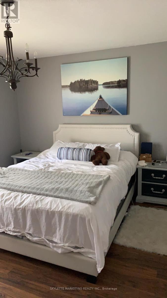 304 Elmview Gardens, Georgina, Ontario  L4P 1G1 - Photo 8 - N12538614