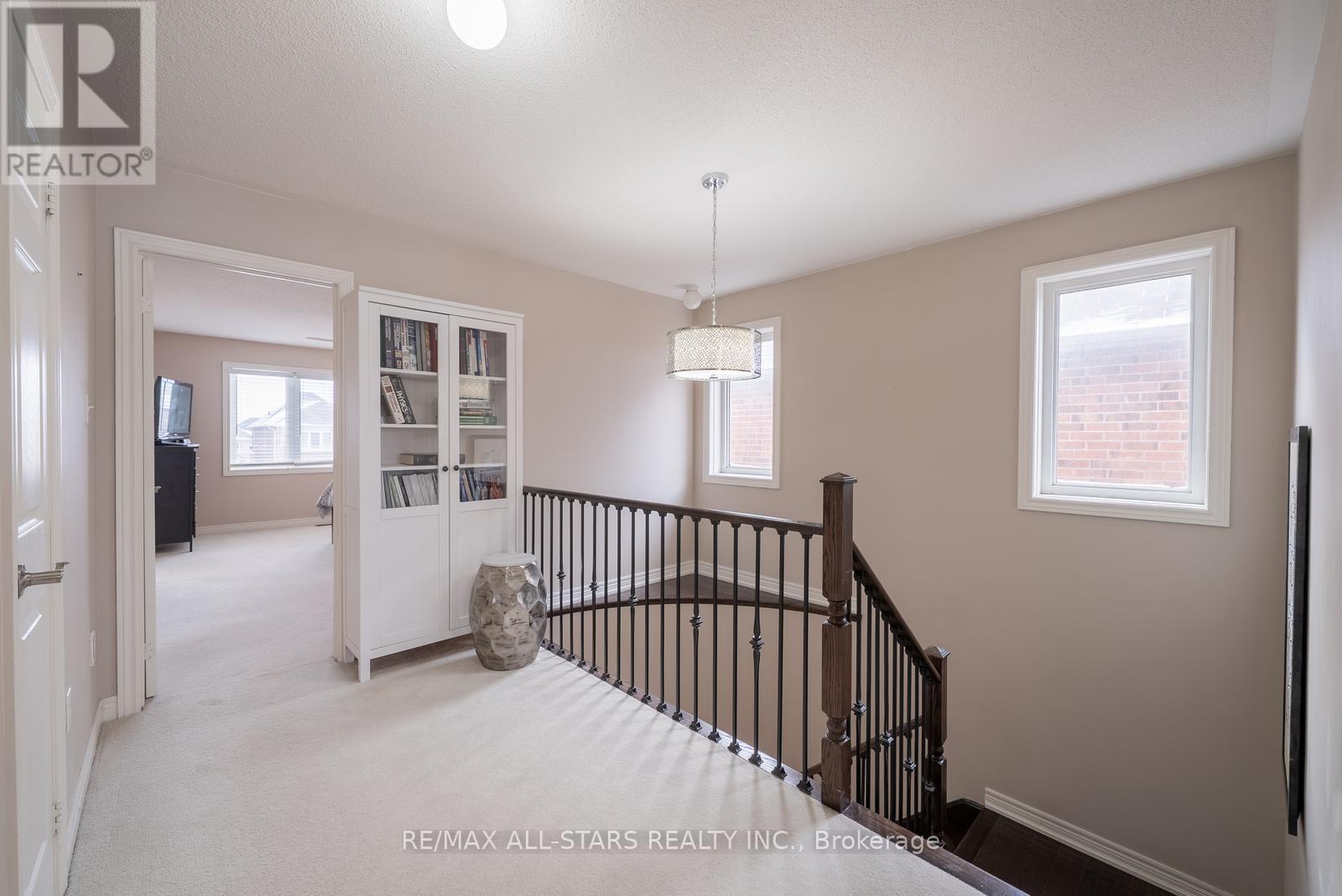 566 Hoover Park Drive, Whitchurch-Stouffville, Ontario  L4A 0S8 - Photo 24 - N12538622