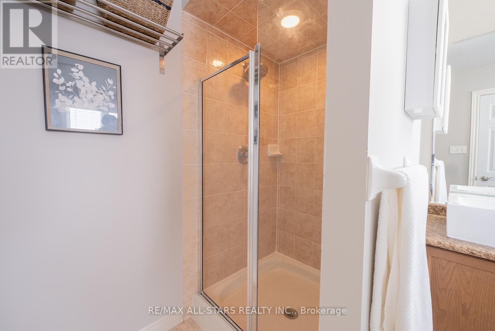 566 Hoover Park Drive, Whitchurch-Stouffville, Ontario  L4A 0S8 - Photo 30 - N12538622