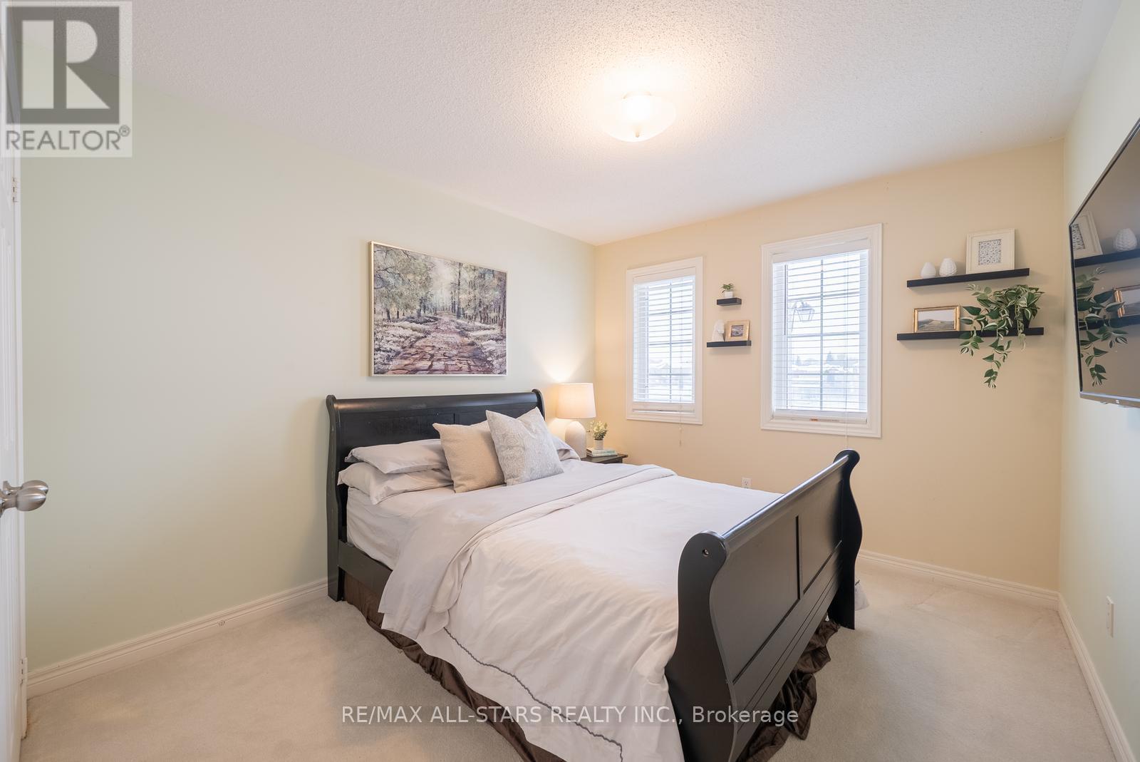 566 Hoover Park Drive, Whitchurch-Stouffville, Ontario  L4A 0S8 - Photo 33 - N12538622