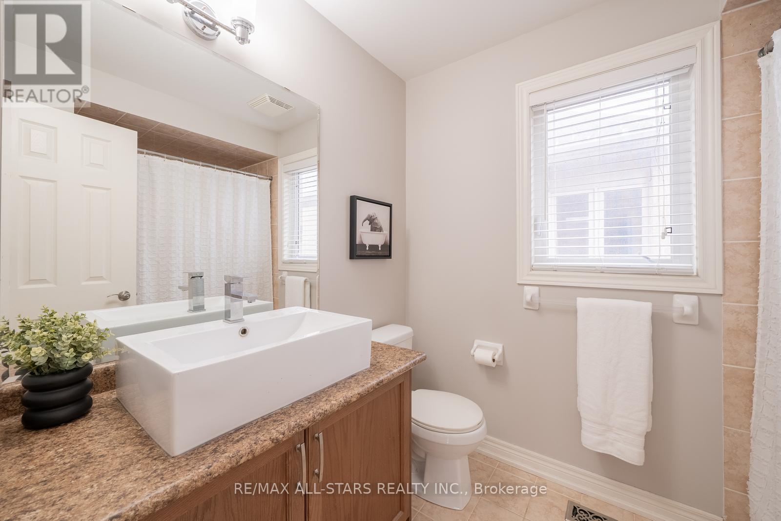 566 Hoover Park Drive, Whitchurch-Stouffville, Ontario  L4A 0S8 - Photo 35 - N12538622