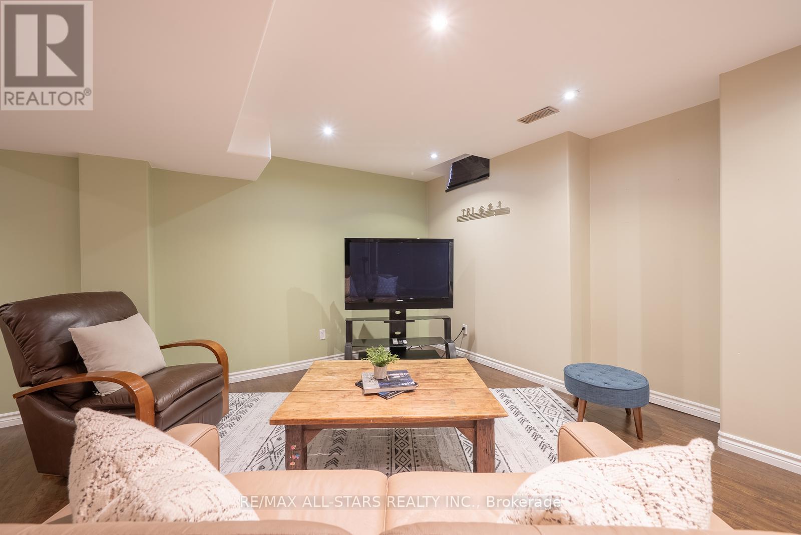 566 Hoover Park Drive, Whitchurch-Stouffville, Ontario  L4A 0S8 - Photo 37 - N12538622