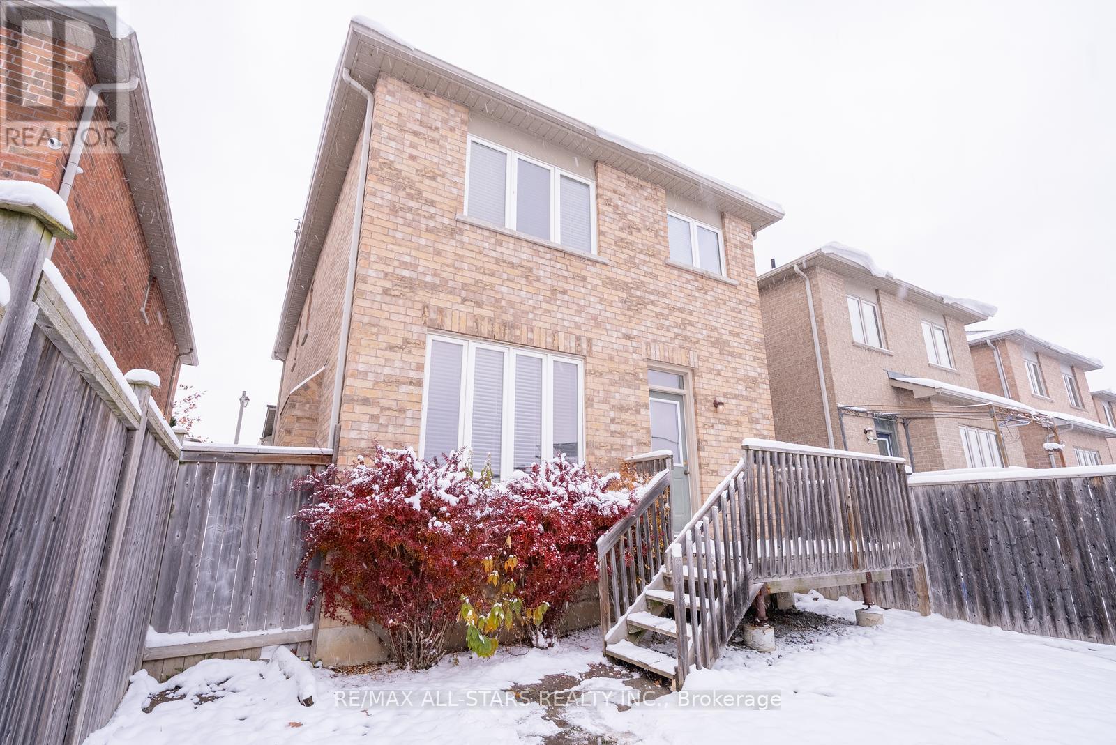566 Hoover Park Drive, Whitchurch-Stouffville, Ontario  L4A 0S8 - Photo 44 - N12538622