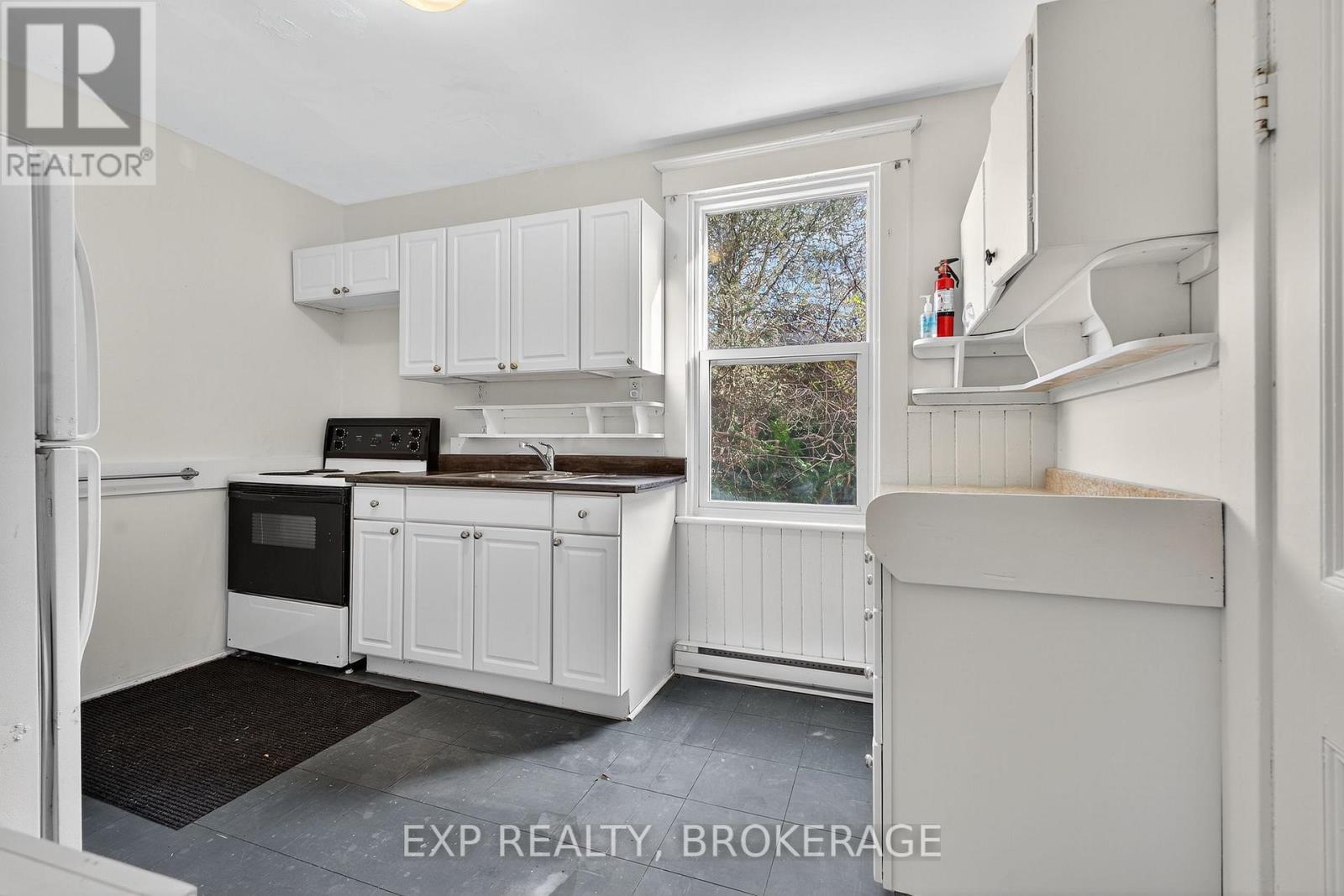 85 William Street, Kingston, Ontario  K7L 2C6 - Photo 7 - X12538822