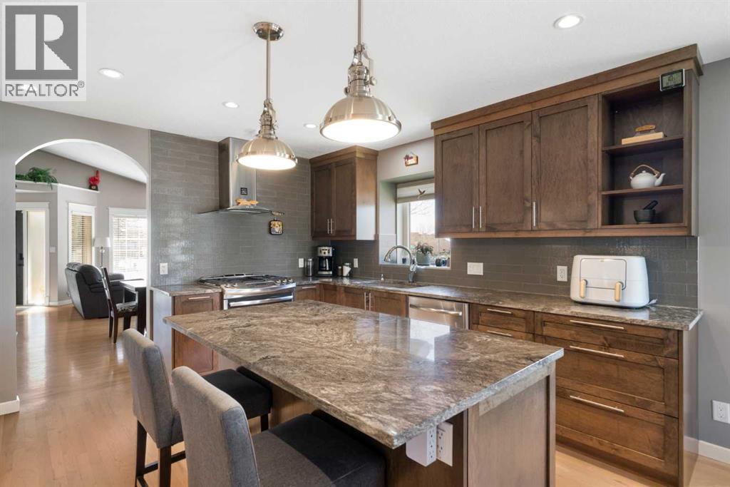 341 Sunset Place, Okotoks, Alberta  T1S 1P7 - Photo 14 - A2254056