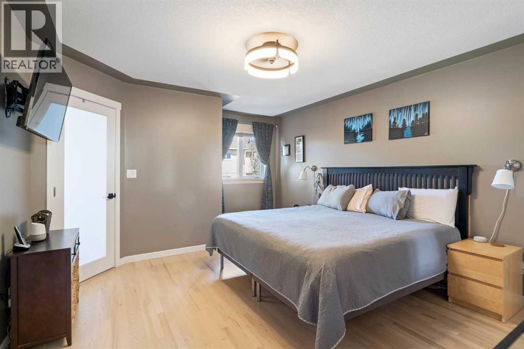 341 Sunset Place, Okotoks, Alberta  T1S 1P7 - Photo 19 - A2254056