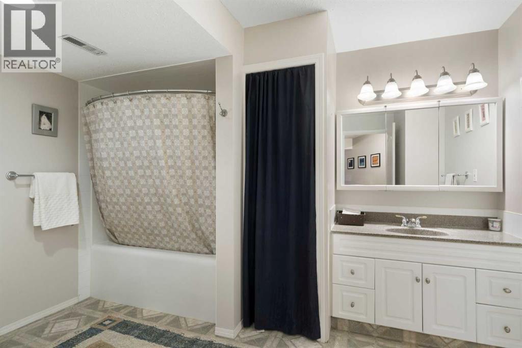 341 Sunset Place, Okotoks, Alberta  T1S 1P7 - Photo 28 - A2254056