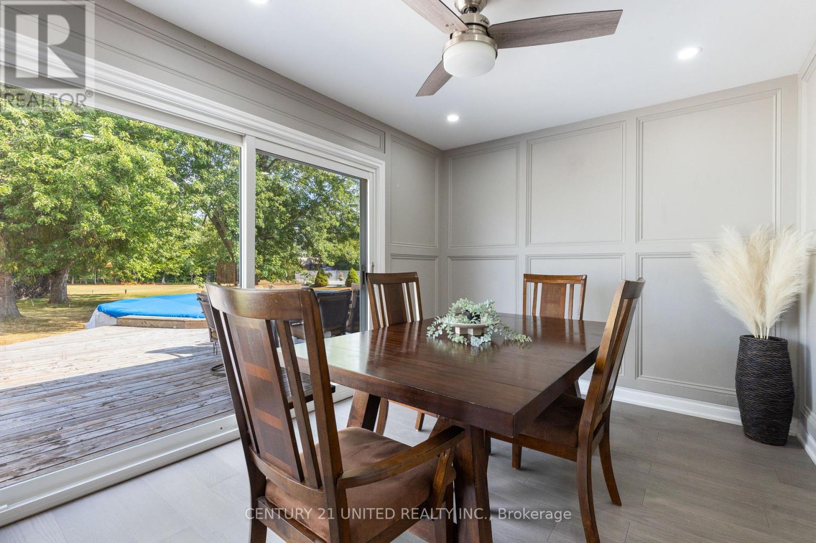 1143 Connaught Drive, Selwyn, Ontario K0L 1T0 - Photo 11 - X12538662