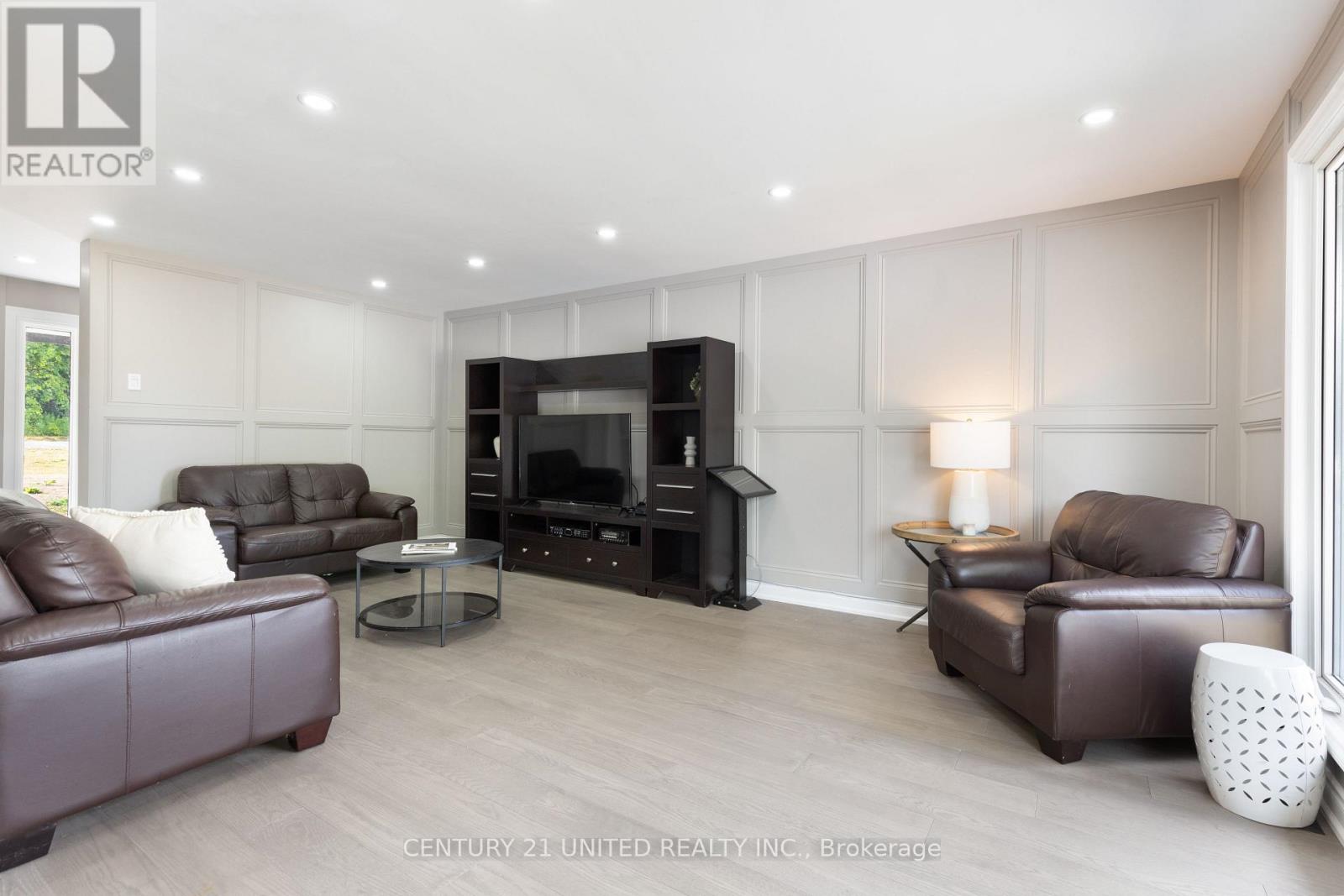 1143 Connaught Drive, Selwyn, Ontario K0L 1T0 - Photo 8 - X12538662