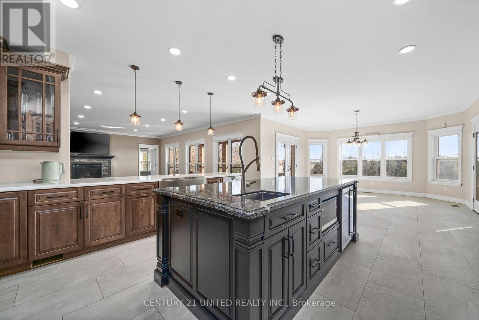 73 Maple Ridge Drive, Kawartha Lakes, Ontario K0L 2W0 - Photo 13 - X12538720