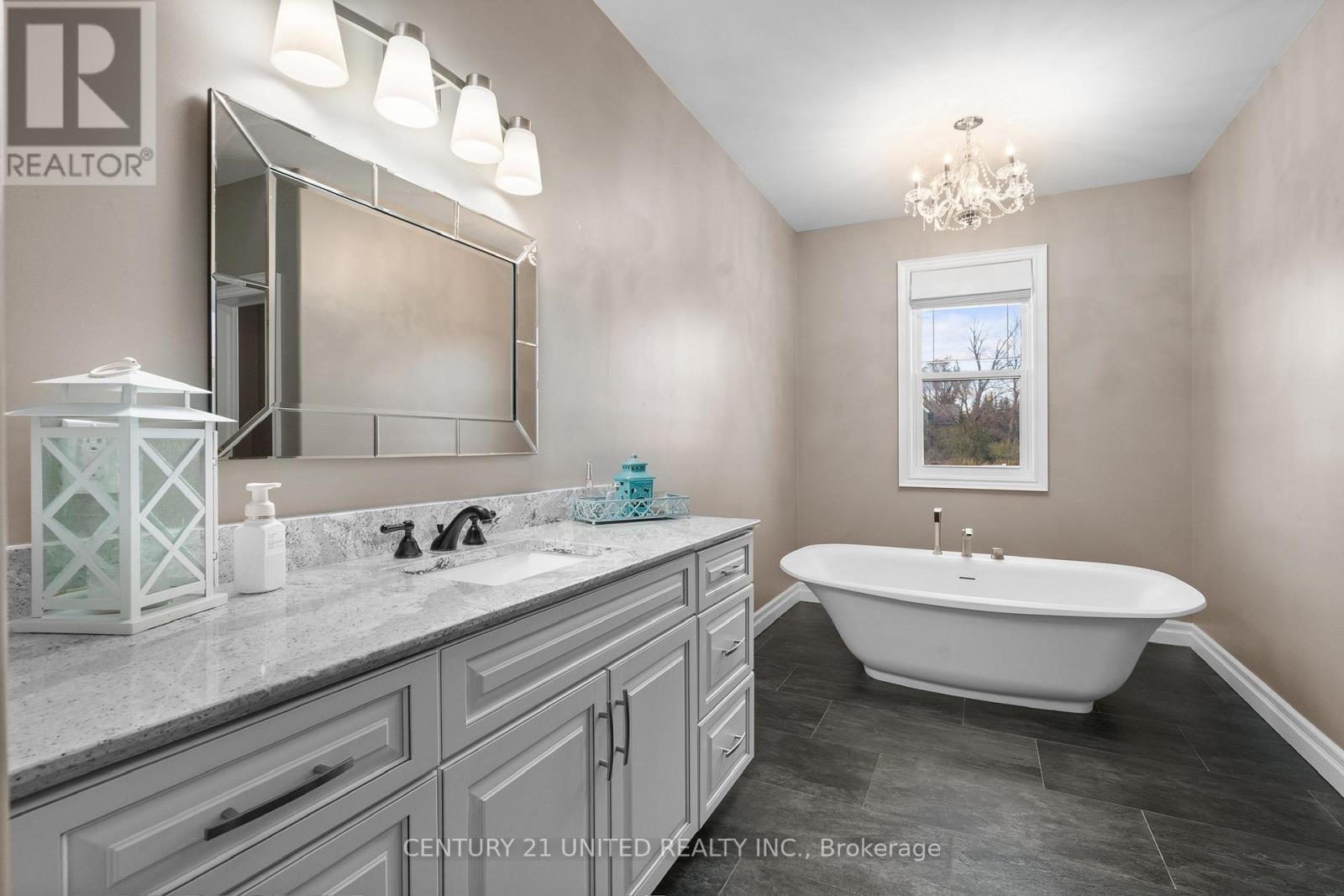 73 Maple Ridge Drive, Kawartha Lakes, Ontario K0L 2W0 - Photo 27 - X12538720