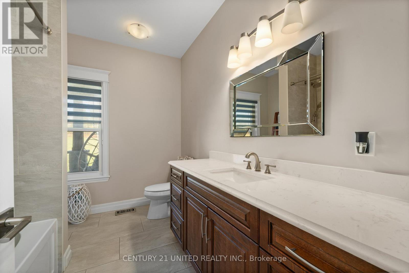 73 Maple Ridge Drive, Kawartha Lakes, Ontario K0L 2W0 - Photo 35 - X12538720