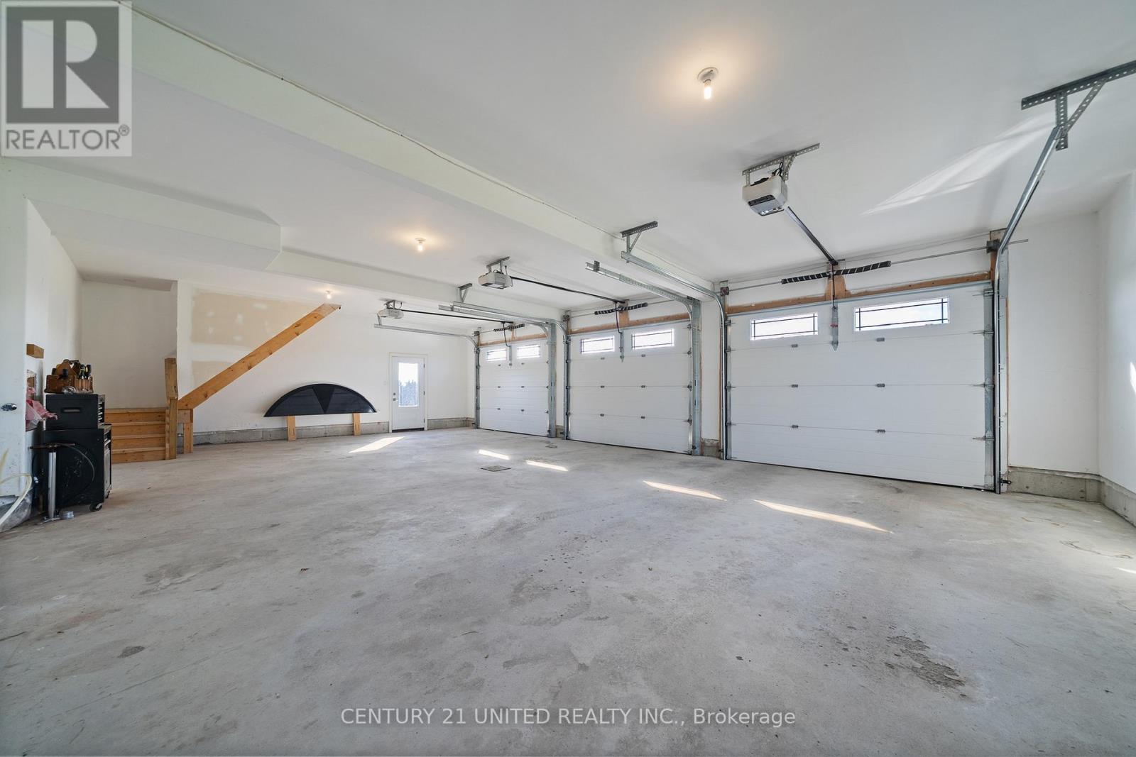 73 Maple Ridge Drive, Kawartha Lakes, Ontario K0L 2W0 - Photo 46 - X12538720