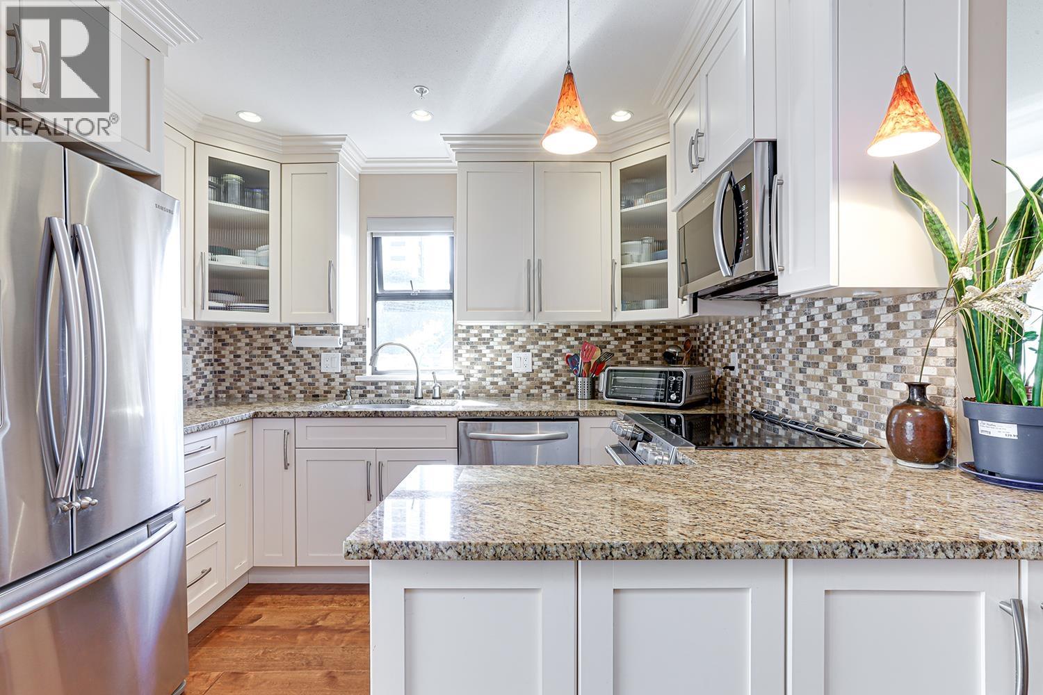 5 890 BROUGHTON STREET, Vancouver, British Columbia