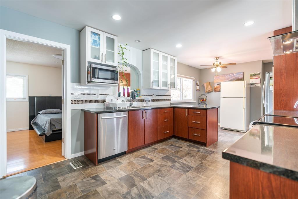 15035 Bluebird Crescent, Surrey, British Columbia  V3R 4T8 - Photo 2 - R3066093