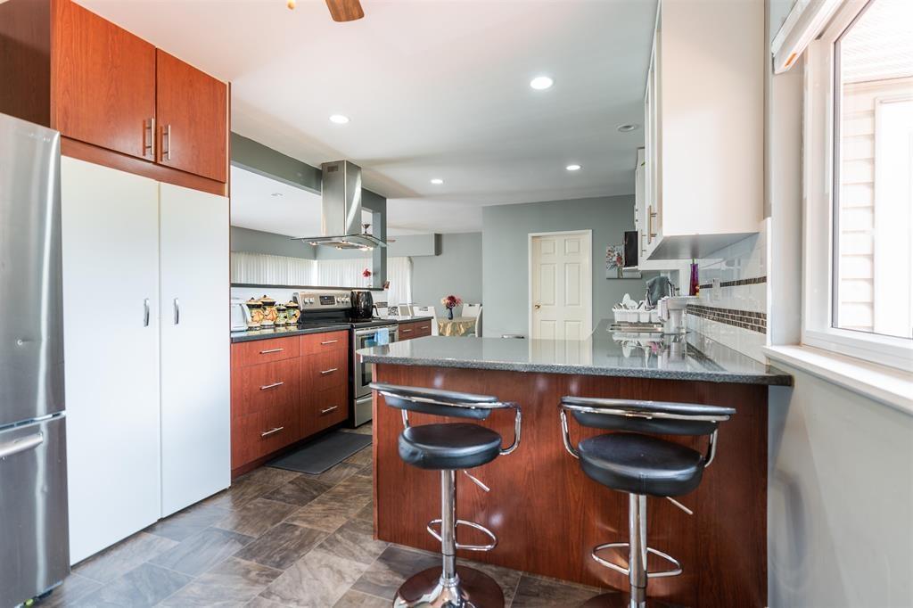 15035 Bluebird Crescent, Surrey, British Columbia  V3R 4T8 - Photo 4 - R3066093