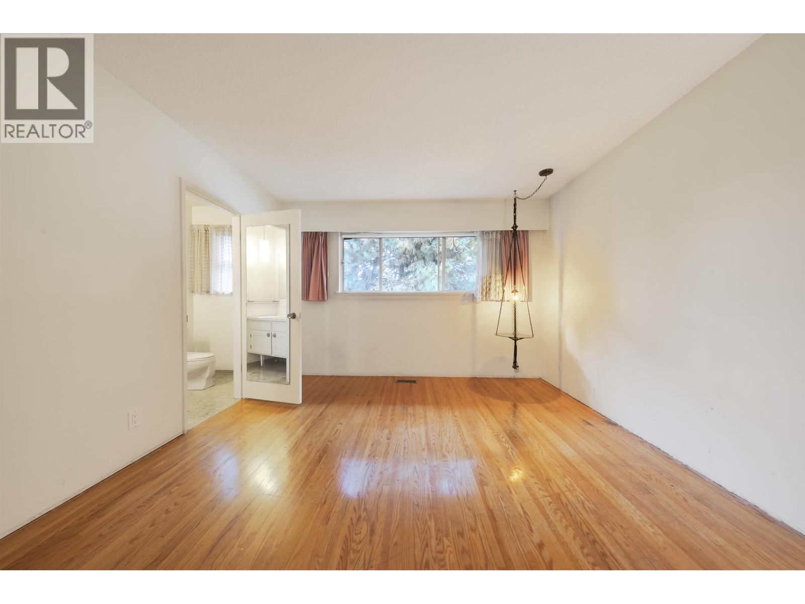 1350 Grover Avenue, Coquitlam, British Columbia  V3J 3G2 - Photo 15 - R3066686