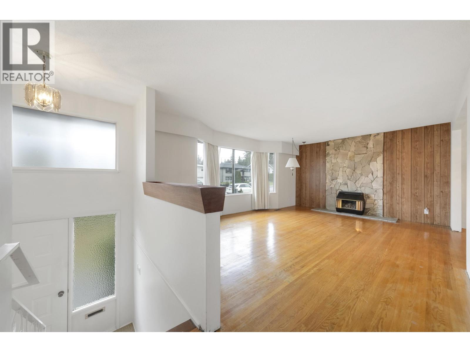 1350 Grover Avenue, Coquitlam, British Columbia  V3J 3G2 - Photo 4 - R3066686