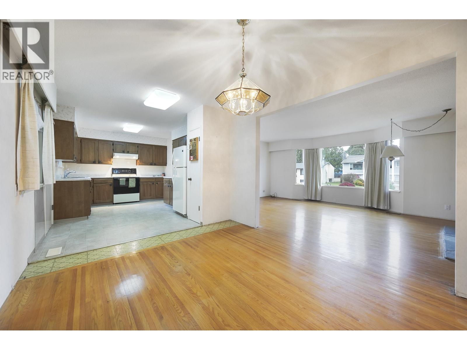 1350 Grover Avenue, Coquitlam, British Columbia  V3J 3G2 - Photo 8 - R3066686