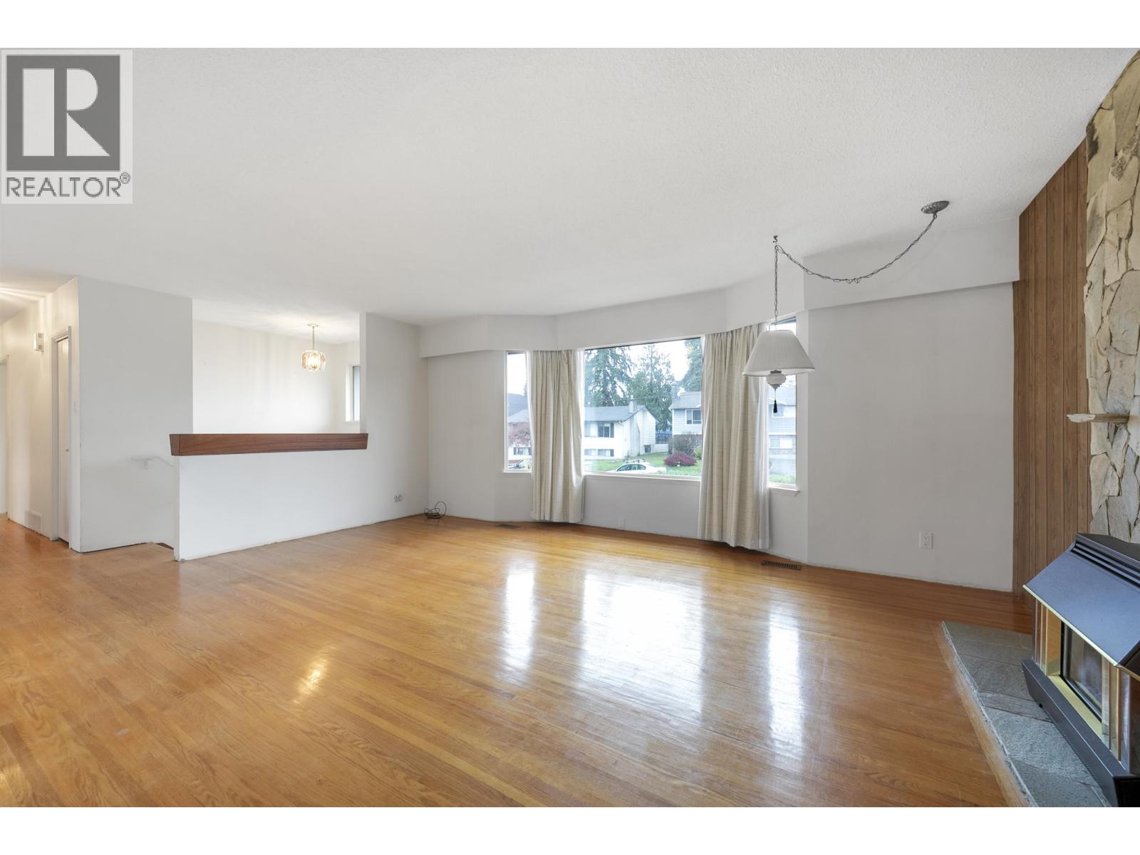 1350 Grover Avenue, Coquitlam, British Columbia  V3J 3G2 - Photo 6 - R3066686