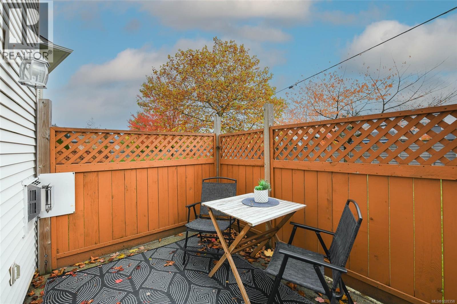 5 717 Aspen Rd, Comox, British Columbia  V9M 3X4 - Photo 3 - 1020358